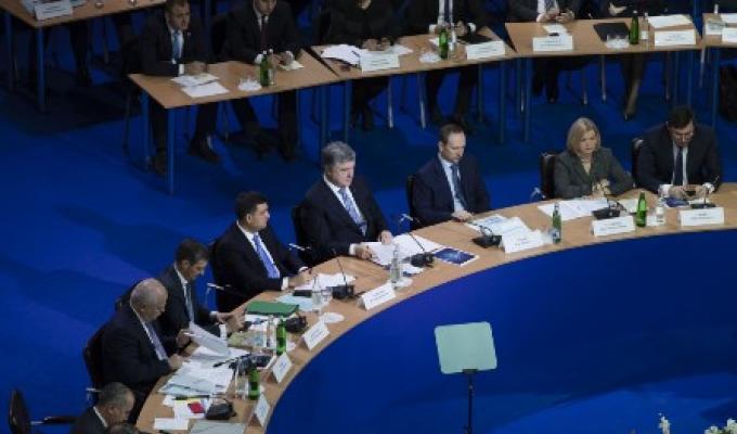 Президент ініціює в наступному році підключення сільських шкіл до Інтернету, модернізацію опорних шкіл та придбання шкільних автобусів