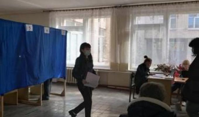 Виборчий процес на Луганщині завершений. Проголосували 37,2 % виборців