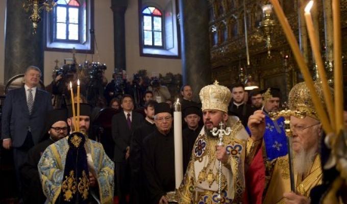 Президент у Стамбулі взяв участь в урочистому врученні Томосу про автокефалію Православної Церкви України