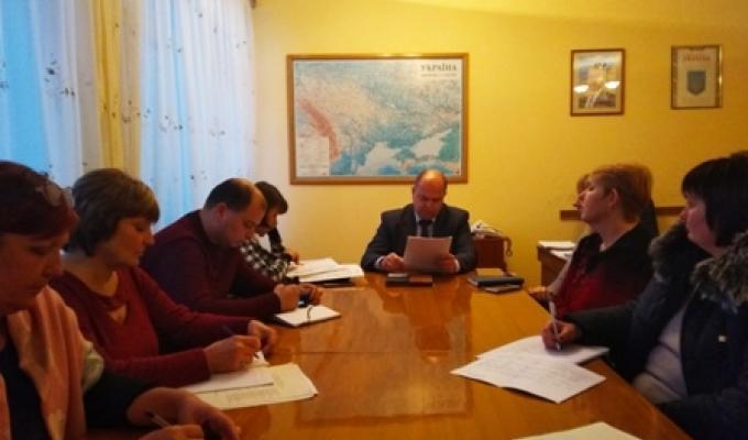 У райдержадміністрації відбулася нарада щодо підготовки до святкування Дня Святого Миколая, новорічних і різдвяних свят