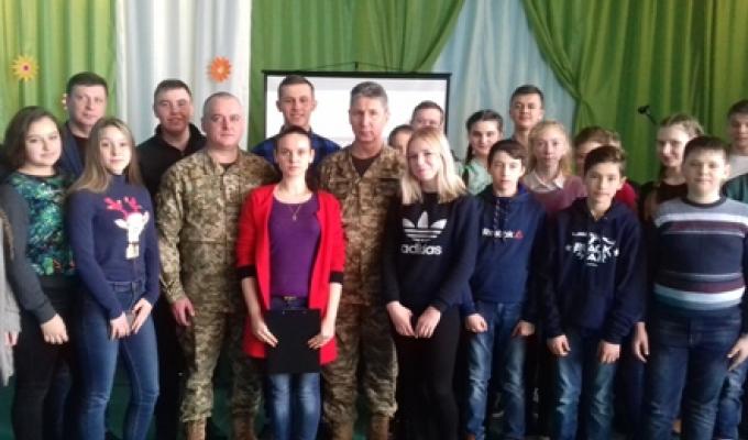 Зустріч учнівської молоді з прикордонниками - учасниками антитерористичної операції