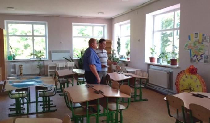 Підготовка навчальних закладів району до нового навчального року знаходиться на особливому контролі райдержадміністрації