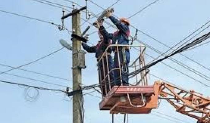 У Міловському районі продовжуються роботи з ремонту електромереж 