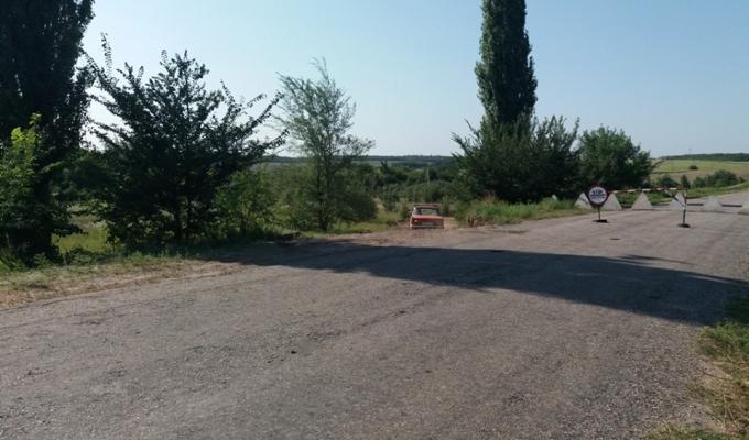 Робота з відновлення автомобільного сполучення між населеними пунктами Олексіївка та Зоринівка триває