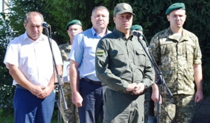 Голова райдержадміністрації Артур Король прийняв участь у вшануванні пам'яті загиблих воїнів-прикордонників на Марківщині