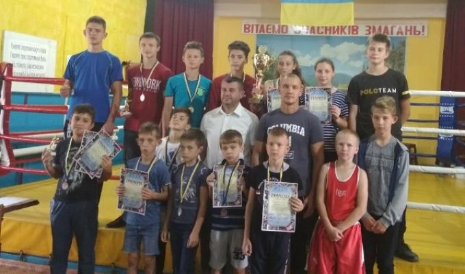 На Міловщині пройшов відкритий традиційний турнір з боксу серед школярів