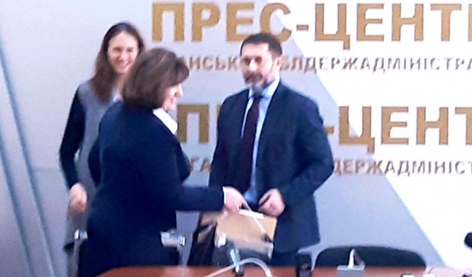 Управління соціального захисту населення Міловського району отримало мобільний кейс від УВКБ ООН