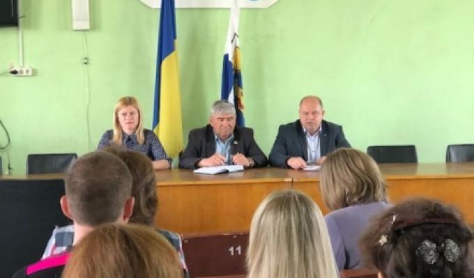 У райдержадміністрації пройшла нарада щодо початку оздоровчої кампанії та відпочинку влітку 2019 року