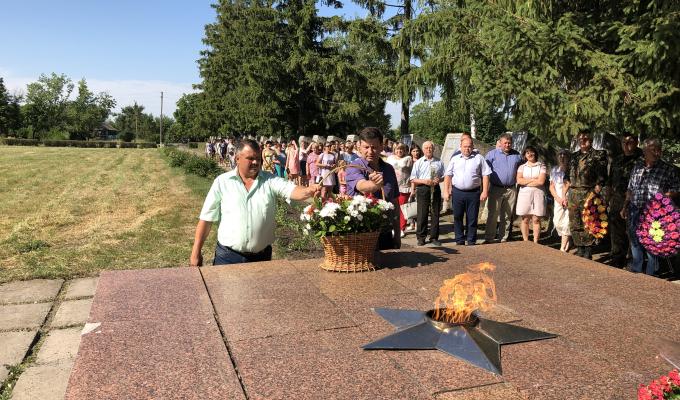 День скорботи і вшанування пам'яті жертв війни в Україні