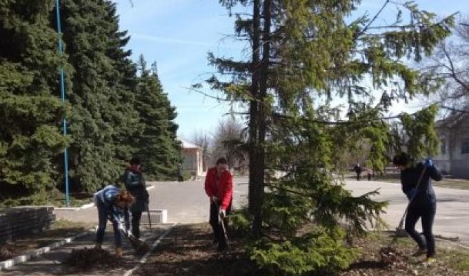 Працівники райдержадміністрації провели «санітарний» день