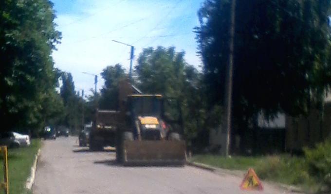 У селищі Мілове завершується будівництво нового каналізаційного колектору