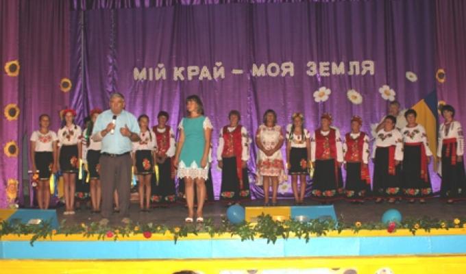 Районний огляд-конкурс народної художньої самодіяльності «Мій край – моя земля» крокує селами Міловщини
