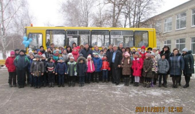 Зориківська загальноосвітня школа І-ІІІ ступенів отримала новий автобус