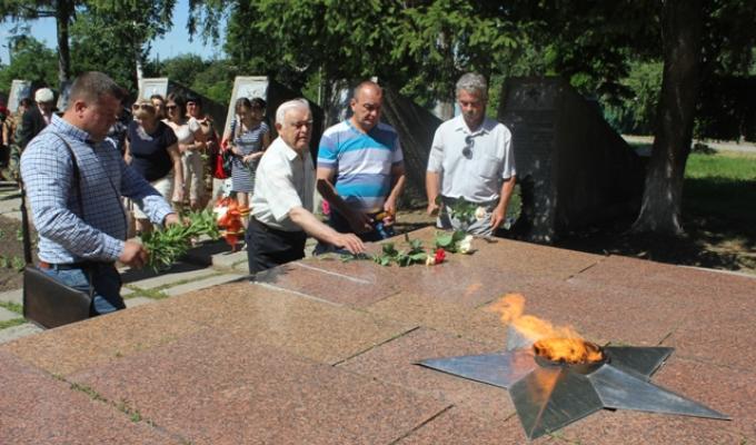 День скорботи і вшанування пам'яті жертв війни в Україні