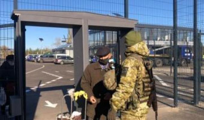 Кабмін врегулював постановою гуманітарні підстави для перетину КПВВ на випадок, якщо їхня робота буде обмежуватись