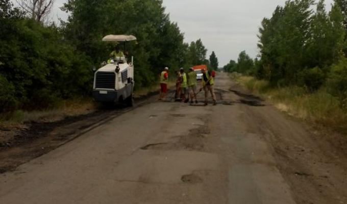 Триває ремонт автомобільної дороги