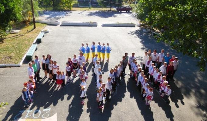Школярі Міловського району відзначили День миру