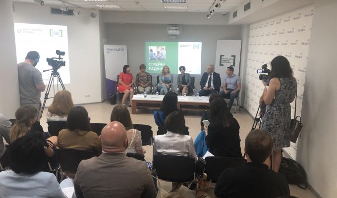 В Україні поширюється мережа «сімейних радників»