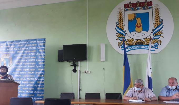 На нараді розглянуто важливі питання про участь випускників Міловського району в зовнішньому незалежному оцінюванні 2020 року та підведено попередні підсумки навчального 2019-2020 року