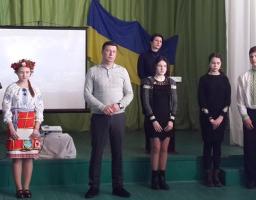 «Герої не вмирають. Просто йдуть  з Майдану – в небо. В лицарі – зі смерті… Героям слава – вписано у серці»