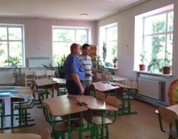 Підготовка навчальних закладів району до нового навчального року знаходиться на особливому контролі райдержадміністрації