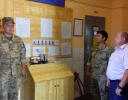 Перший заступник голови райдержадміністрації Віталій Рукавіцин відвідав військову частину А-0523 смт Мілове
