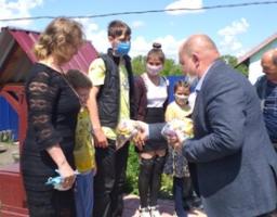 Діти отримали подарунки в День захисту дітей