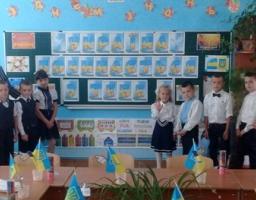 Найсвітліша дорога в світі – це дорога до знань, до школи!