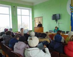 У райдержадміністрації проведено лекцію з соціальними працівниками  з питань пожежної безпеки під час використання пічного опалення та електробезпеки у зимовий період