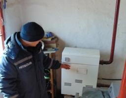 Міловським МРВ ГУ ДСНС обстежено стан експлуатації пічного опалення та безпеку експлуатації електроприладів в будинках соціально незахищених верств населення 