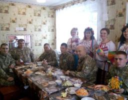 Міловчани привітали із Масляною прикордонників у місті Щастя 