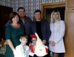 Голова Міловської райдержадміністрації Артур Король привітав  дітей-сиріт та дітей, позбавлених батьківського піклування з нагоди свята Дня усиновлення