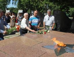 День скорботи і вшанування пам'яті жертв війни в Україні