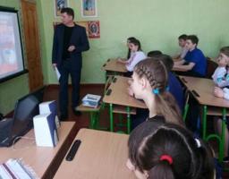 Голова райдержадміністрації Артур Король розповів школярам про події на Майдані