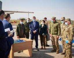 Президент відвідав місце катастрофи літака Ан-26 на Харківщині