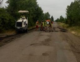 Триває ремонт автомобільної дороги