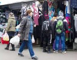 Уряд відновлює роботу непродовольчих ринків