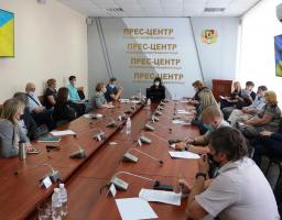 «На рівні Президента та Уряду прийняте рішення перетворити Луганську та Донецьку області на точки економічного зростання України», – радник міністра з питань реінтеграції тимчасово окупованих територій Андрій Мірошниченко